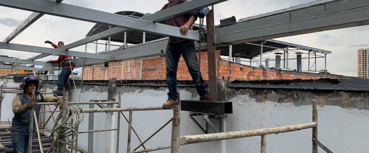 Mezanine y ascesor de carga construcción inteligente (19)